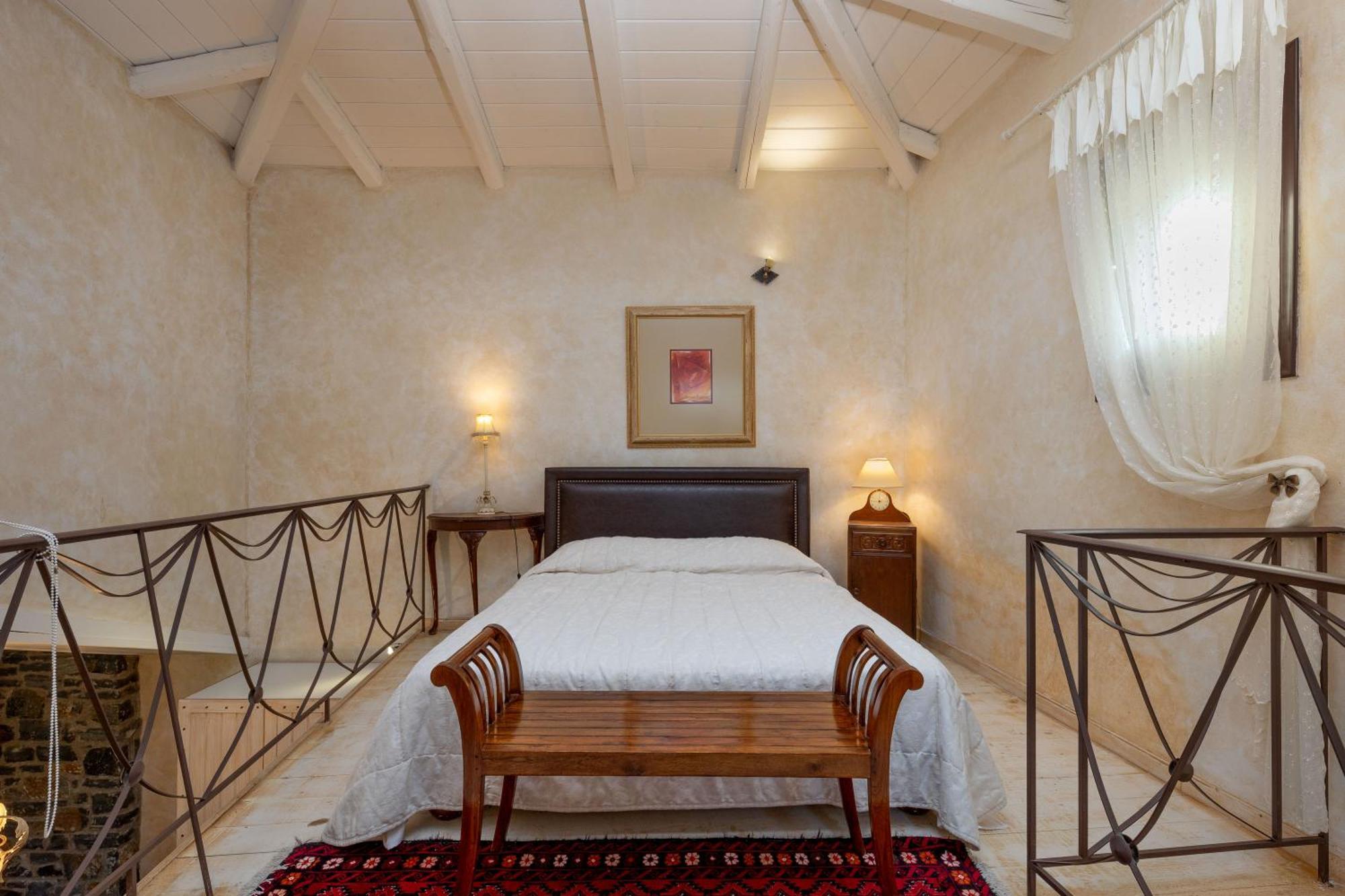 Ostra Menalon Luxury Suites Kardharás 客房 照片