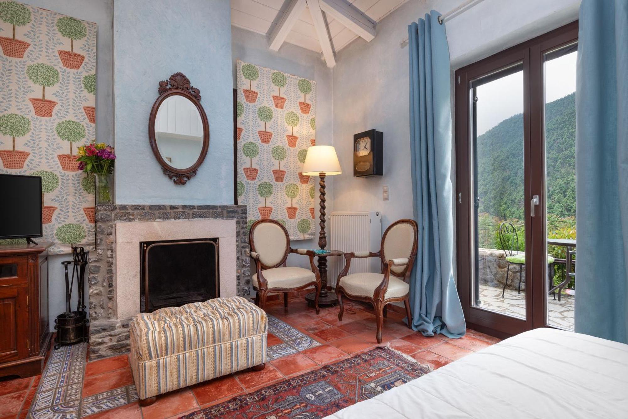 Ostra Menalon Luxury Suites Kardharás 外观 照片