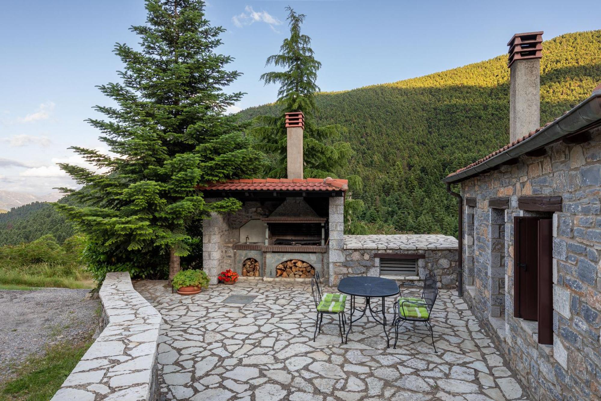 Ostra Menalon Luxury Suites Kardharás 外观 照片